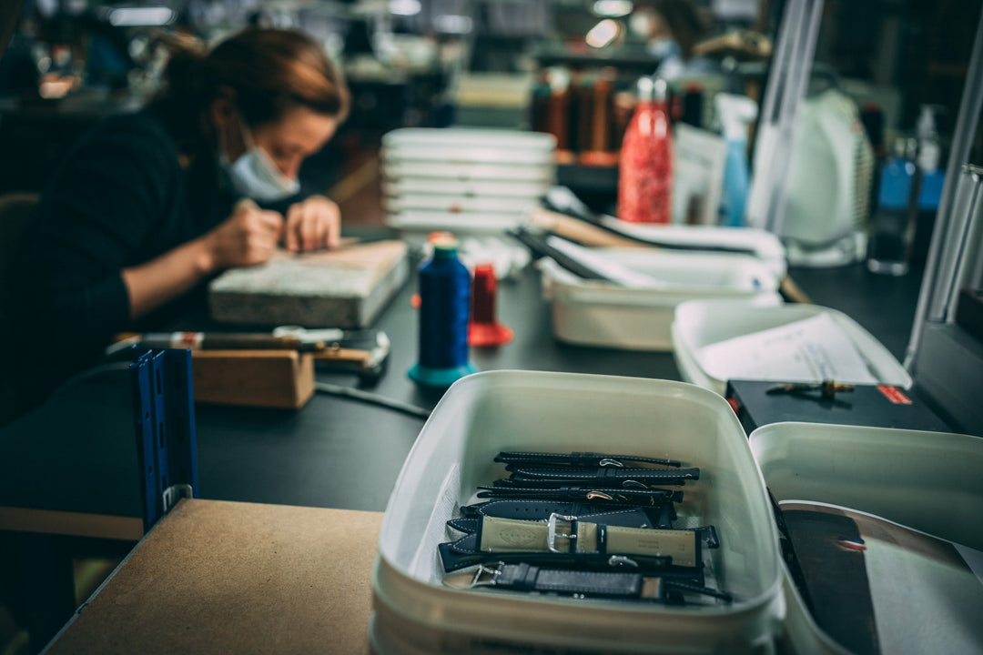 Fabrication bracelet Apple Watch cuir à la main