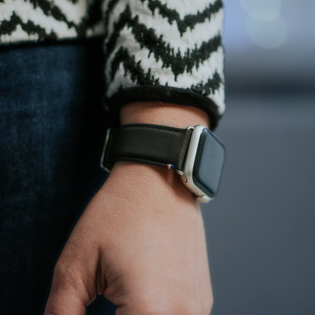 Aquarelle - Apple Watch Armband aus Leder, kleine Größe Schwarz 46 / 49 mm