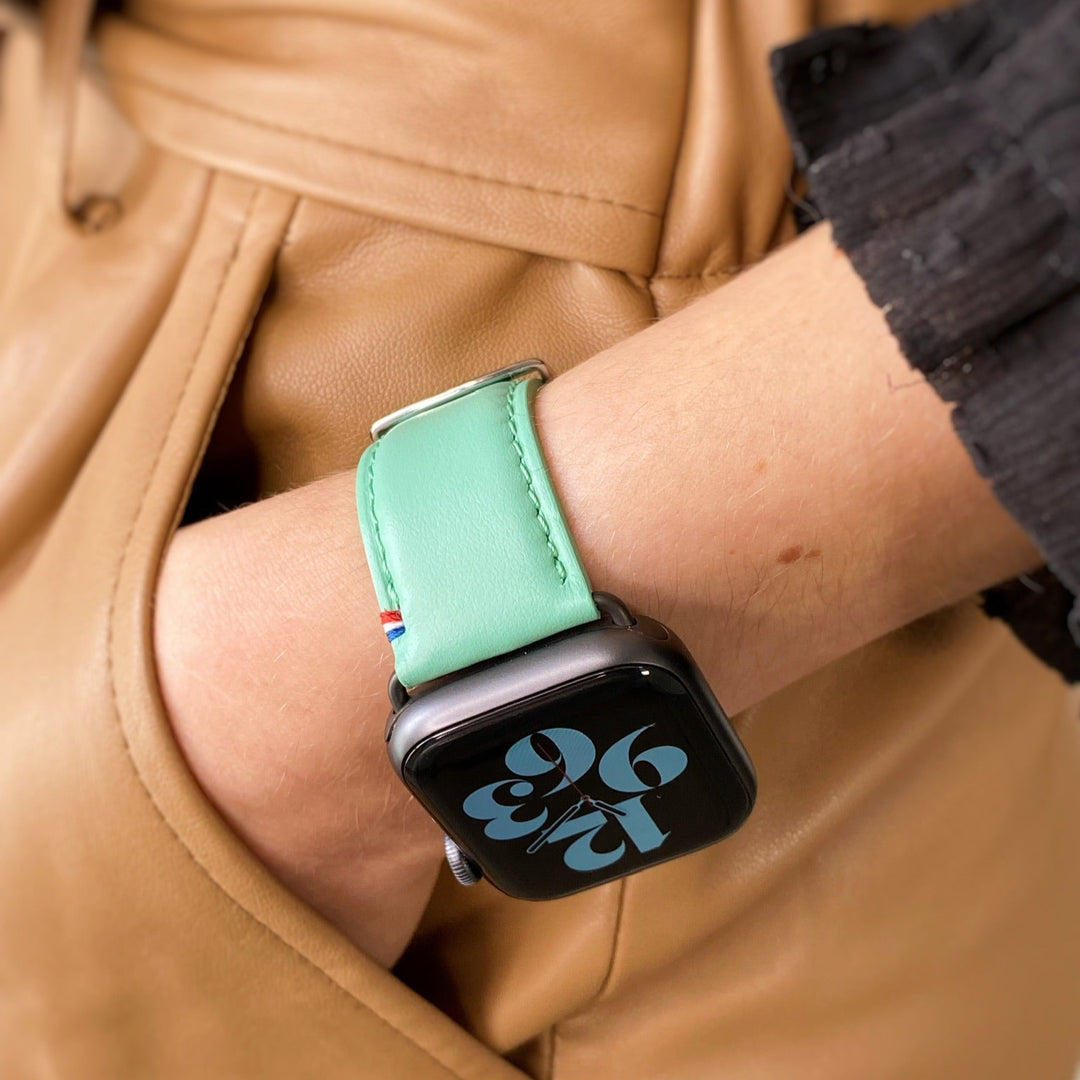 Aquarelle - Jade Small Leather Apple Watch Band 46 / 49 mm